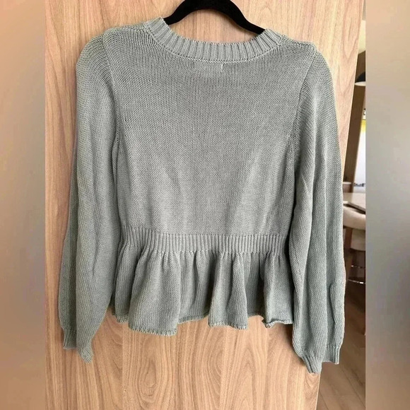 BLU PEPPER Ribbed Waist Sweater Top in Green Sage Small V Neck like new - Picture 10 of 10